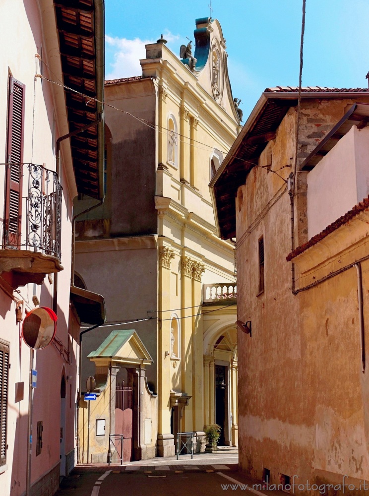 Candelo (Biella) - Arrivando alla Chiesa di San Lorenzo dall'omonimo corso